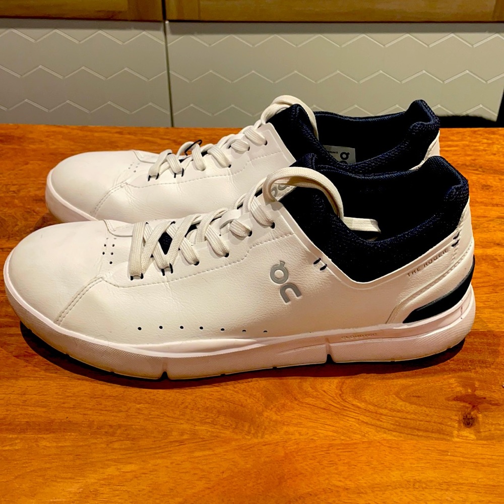 Size 10 On The Roger Advantage in Midnight